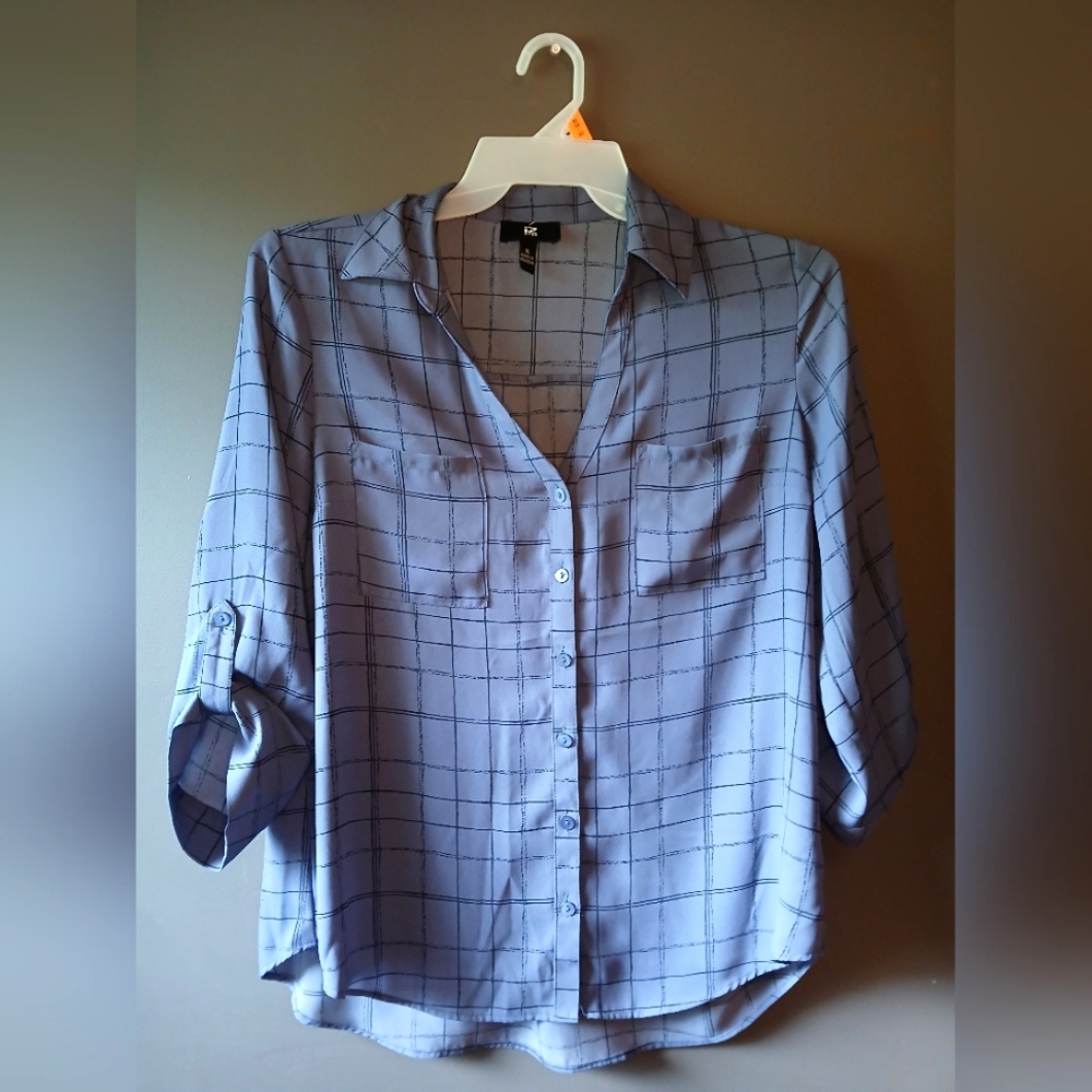 IZ BYER WOMEN'S XL BLUE AND BLACK LONG SLEEVE TOP